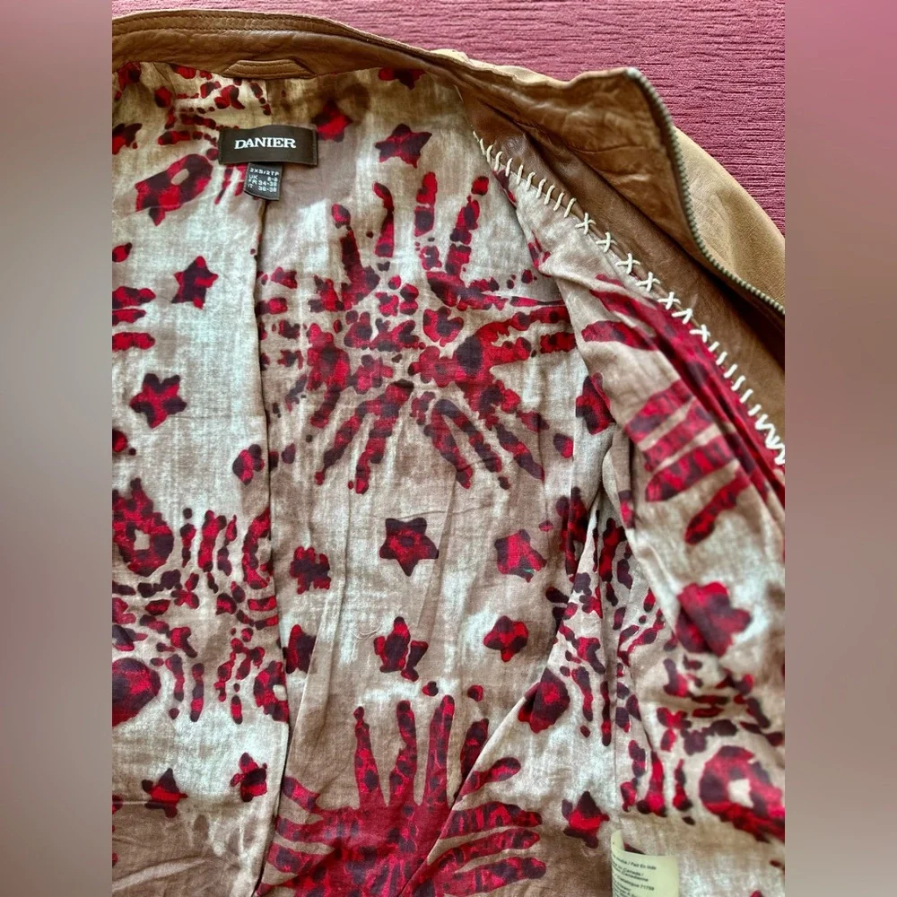 Danier Light Brown Leather Jacket with Floral Lining - Picture 5 of 6